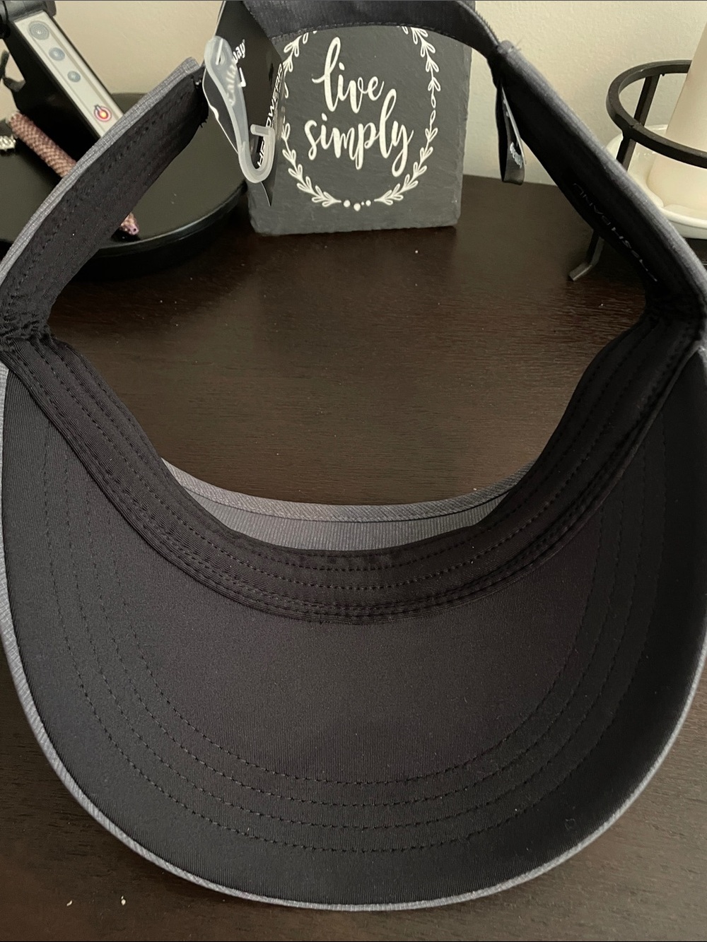 NWT Callaway Gray Men’s Golf Visor with FreshBand - Picture 4 of 4